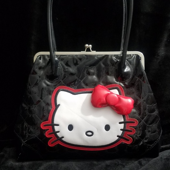 red hello kitty purse